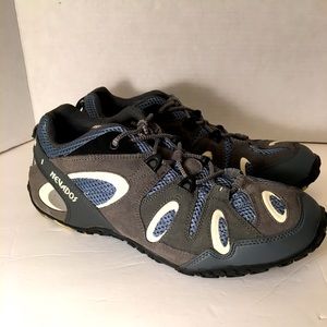 Nevados women’s 11 shoes